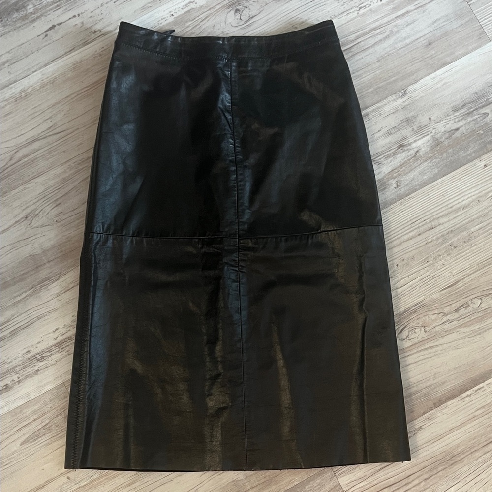 Gap 100% Black Leather Skirt size 1/2 Knee length